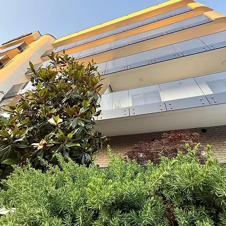 Atmosphere By The Sea 4*